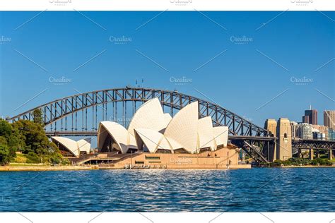 Sydney Harbour Bridge and Opera House .
